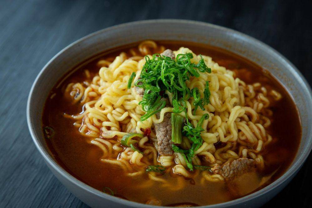 5 Fakta Mie Naengmyeon yang Bisa Jadi Pilihan Menu Diet