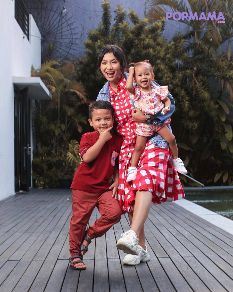 Sesi photoshoot dilakukan dengan mematuhi protokol kesehatan - Popmama.com/Michael Andrew