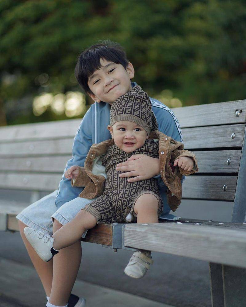 Instagram.com/@raffinagita1717