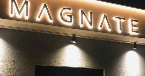 Twitter.com/blvcksnow_twt