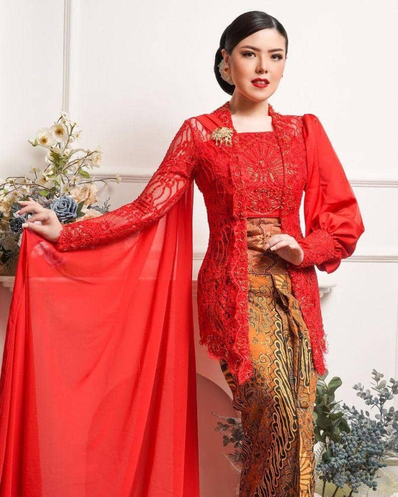 Instagram.com/tinatoonsinger