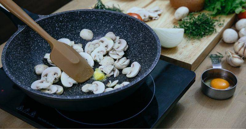 Pexels/Katerina Holmes