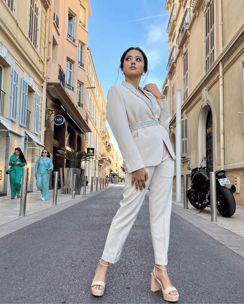 Instagram.com/hellyshahofficial