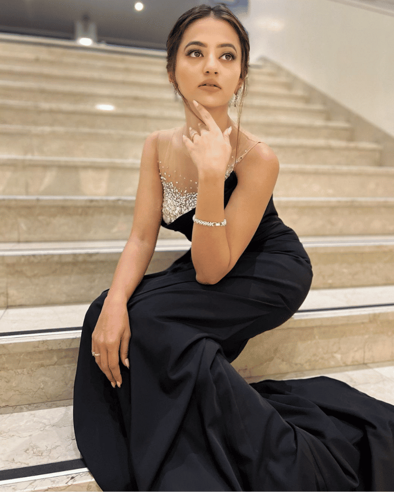 Instagram.com/hellyshahofficial