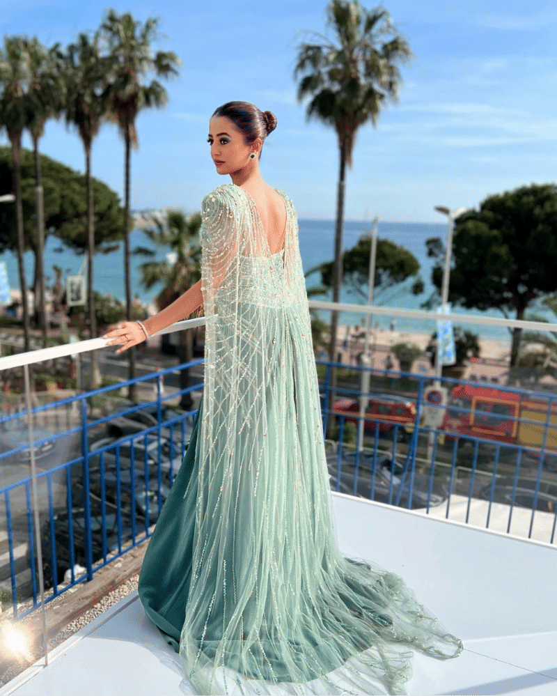 Instagram.com/hellyshahofficial