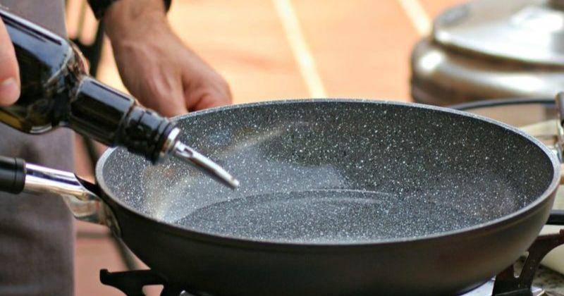 kitchentablescraps.com