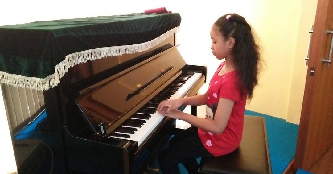 ernadamusiccentre.blogspot.com