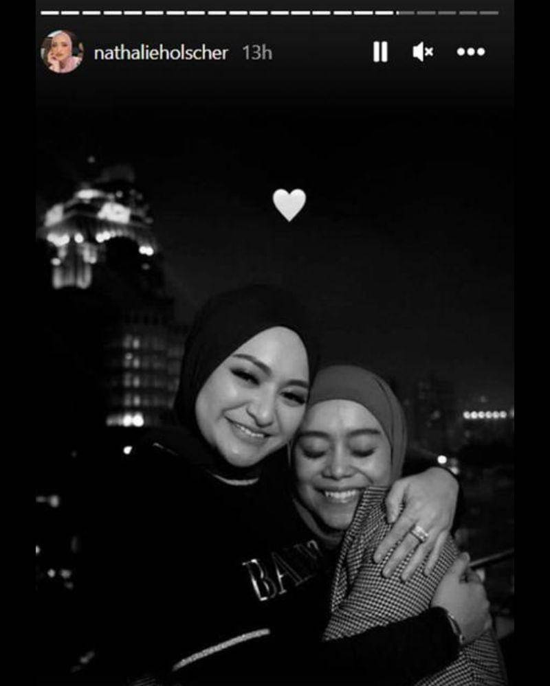 Instagram.com/nathalieholscher