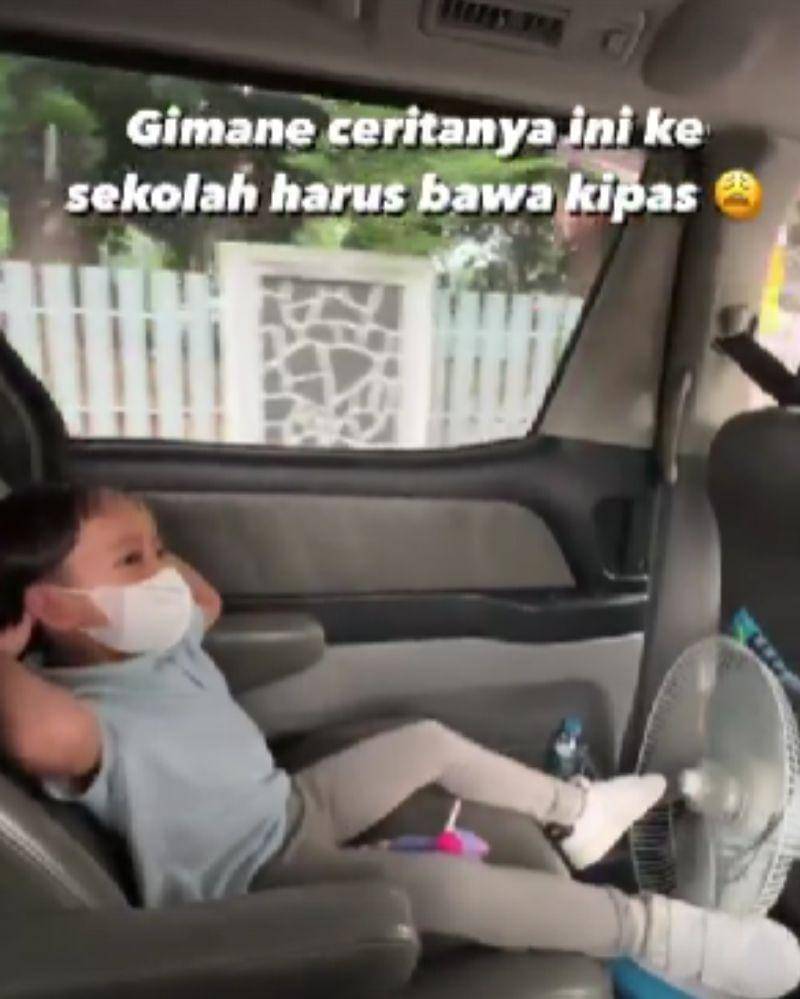 Instagram Story/tasyakamila