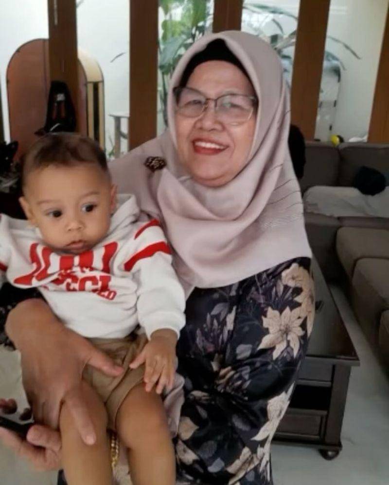 Instagram.com/rosmaladewi1201