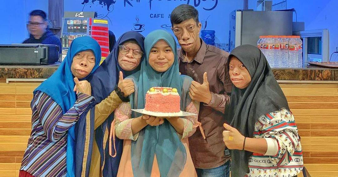 Instagram.com/tiurmanurung18