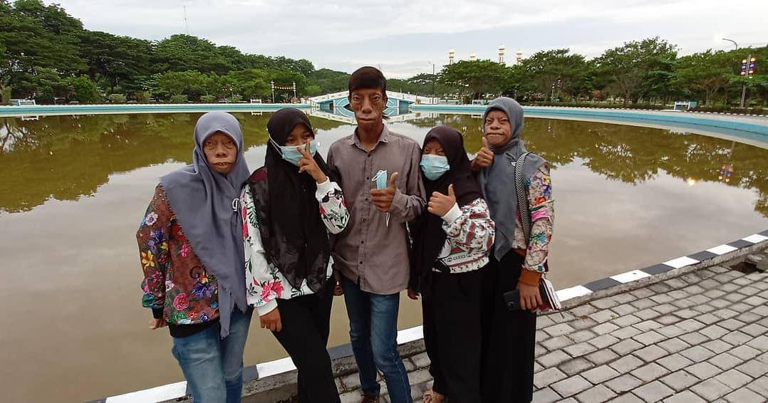 Instagram.com/keluargamanurungofficial