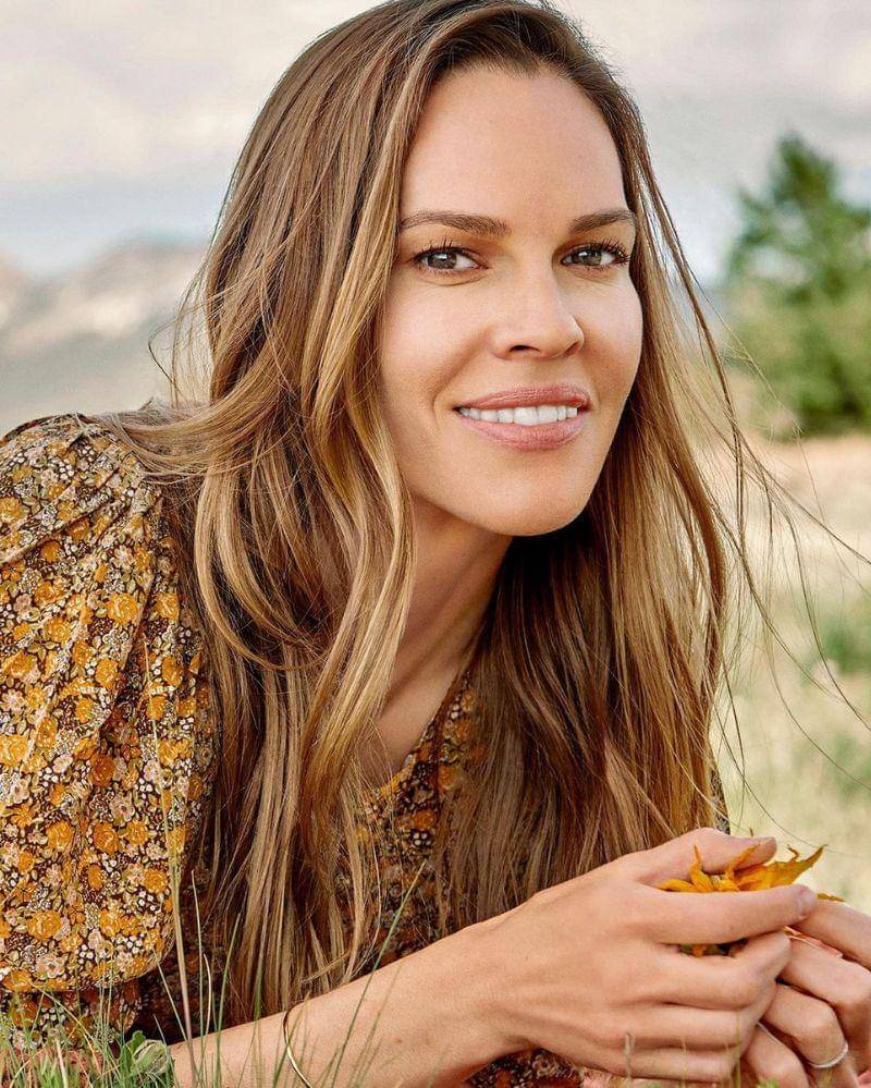 Instagram.com/@hilaryswank