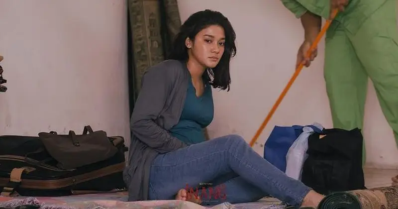 U oyoqlari bilan siltanib ketdi Eng yaxshi zamonaviy porno filmlar