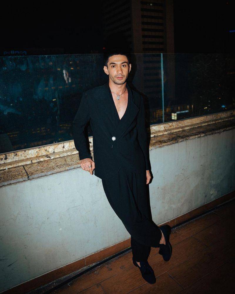 Instagram.com/officialpilarez