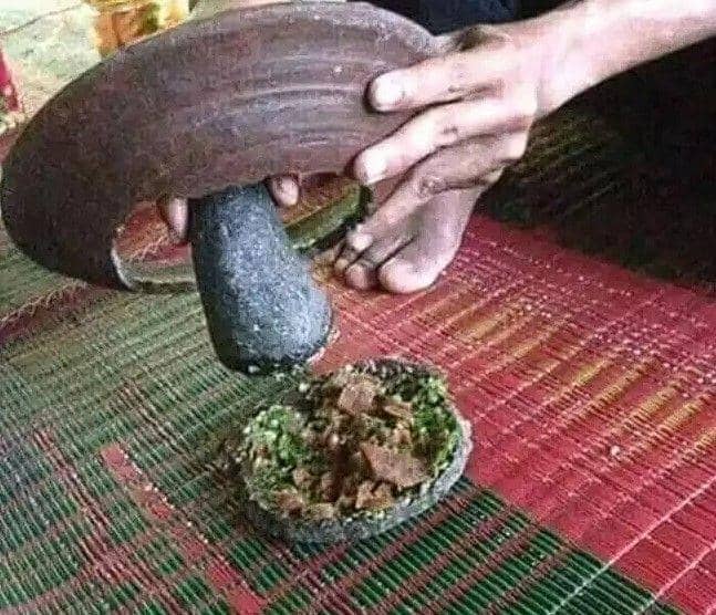 Ngulek sambal terlalu semangat