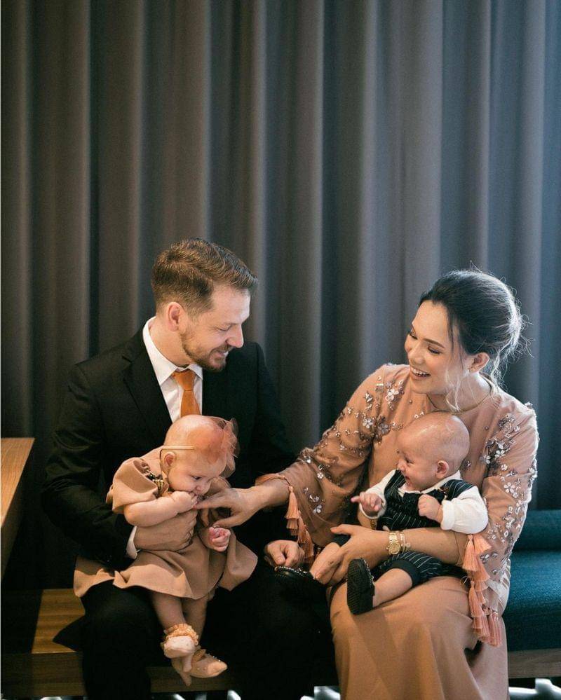 Instagram.com/myrnamyura