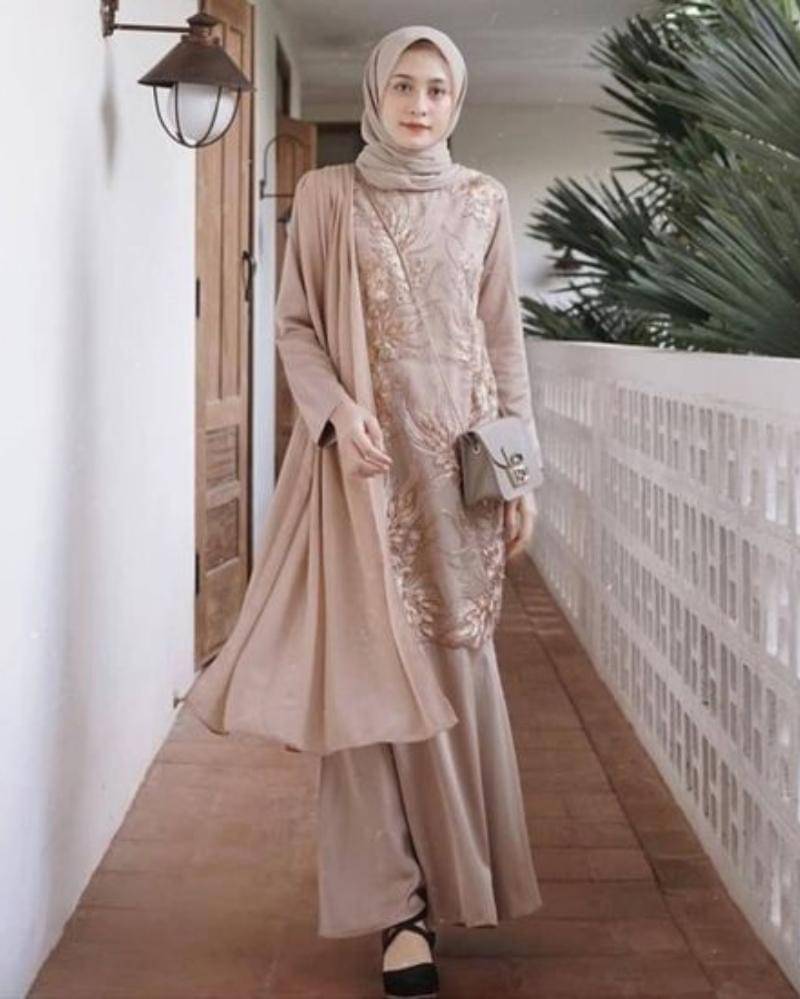 Pinterest.com/Venza Kebaya (Butik & Griya Jahit)