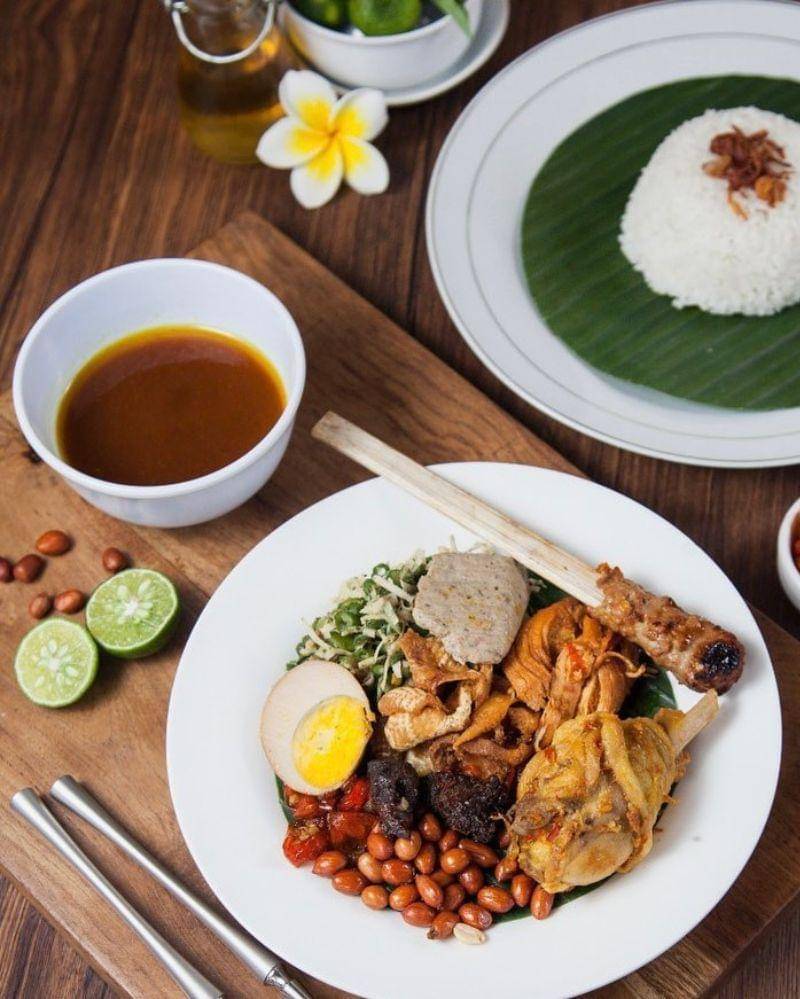 Instagram.com/nasiayamkedewatan