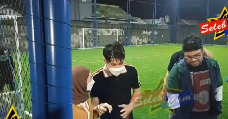 Youtube.com/seleb cam