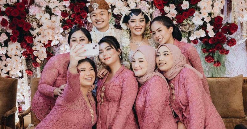 Instagram.com/putri_tanjung