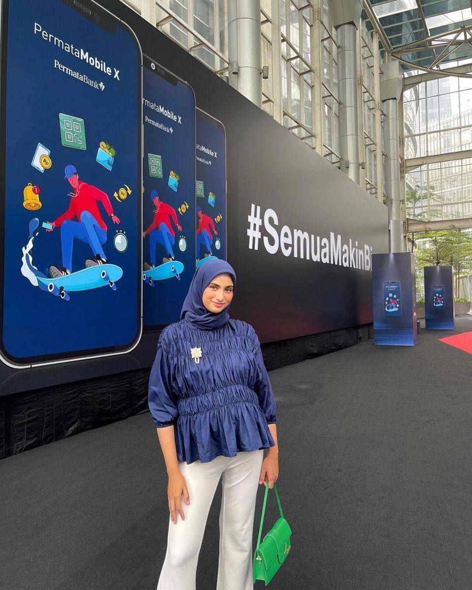 Instagram.con/Miraagile