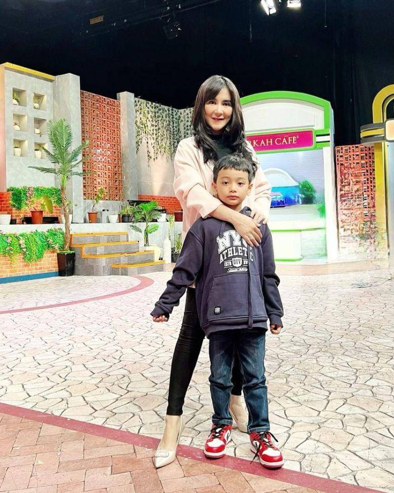 Instagram.com/@uutpermatasari