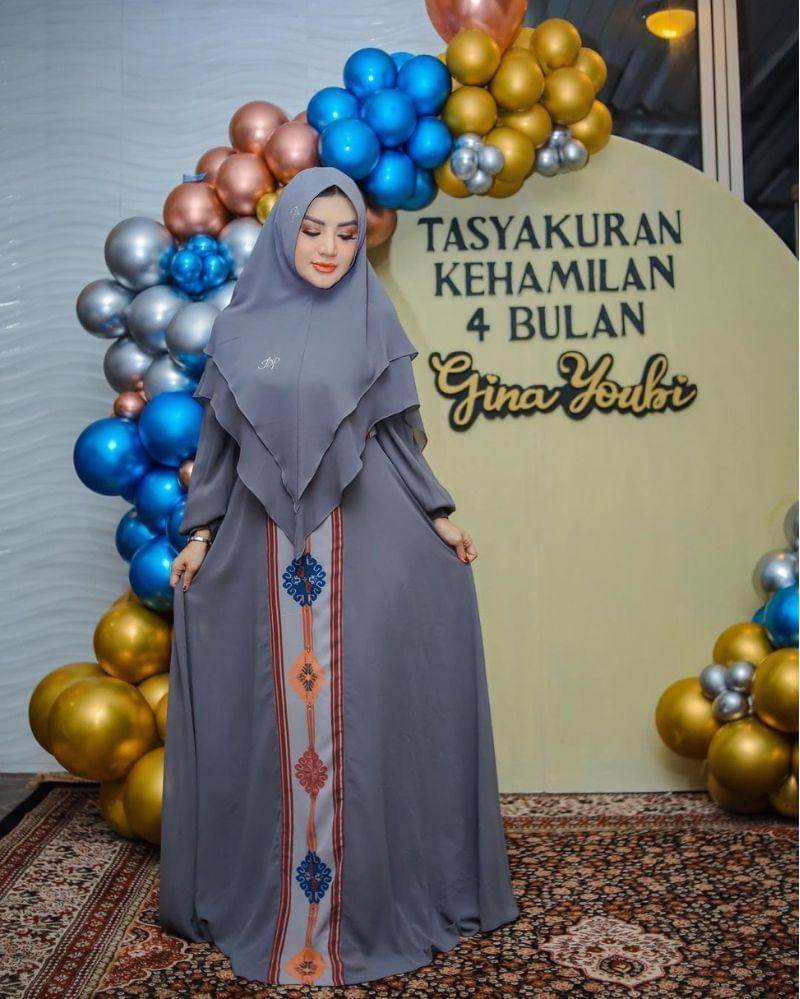 Instagram.com/ginaaayoubi