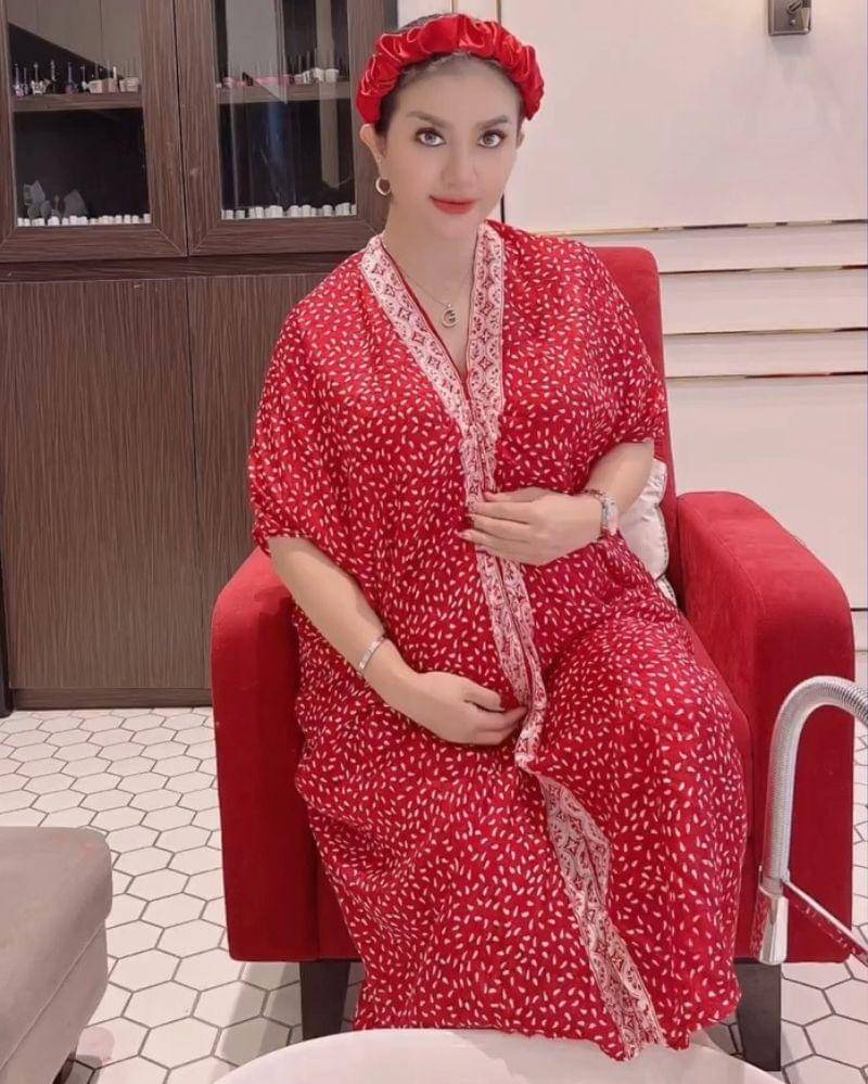 Instagram.com/ginaaayoubi