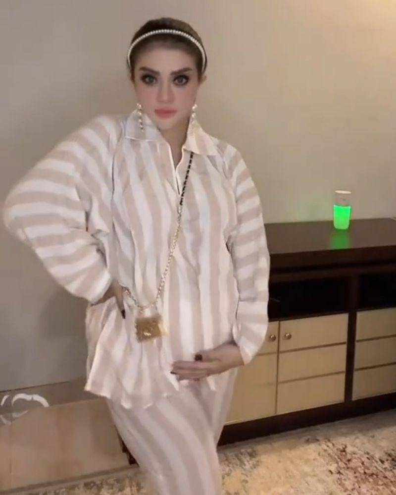 Instagram.com/ginaaayoubi