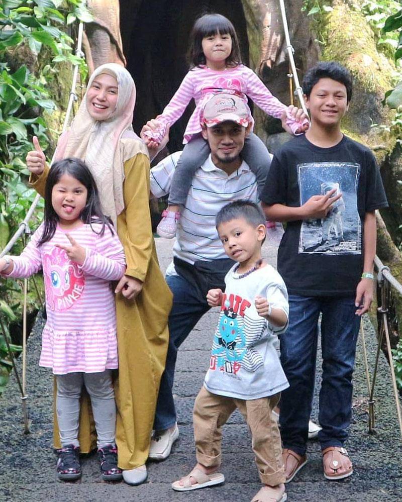 Instagram.com/puputmelati