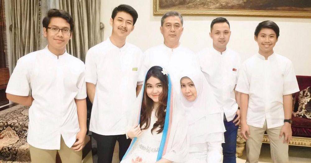 Instagram.com/indrayanigr