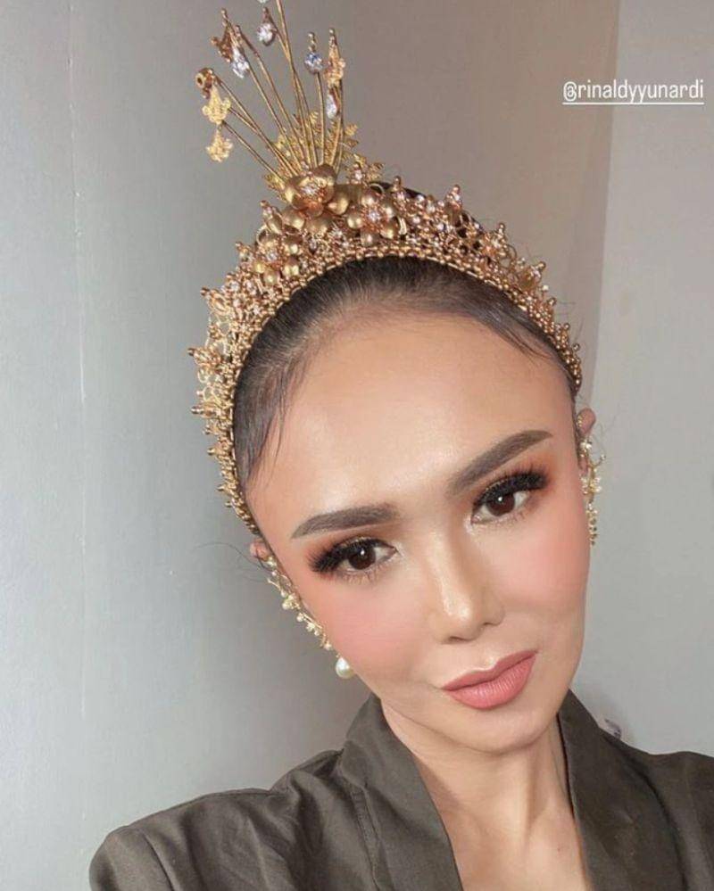 Instagram.com/yunisharaworld