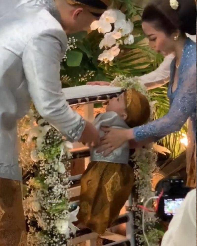 Instagram.com/rinadianatri