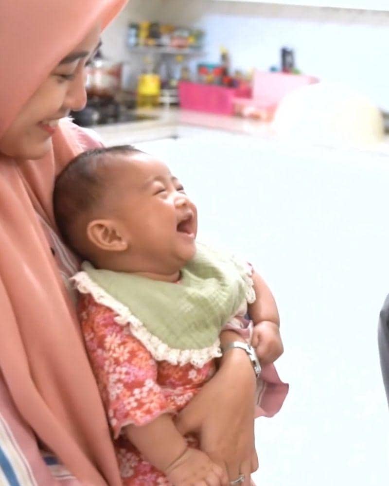 Instagram.com/riaricis1795