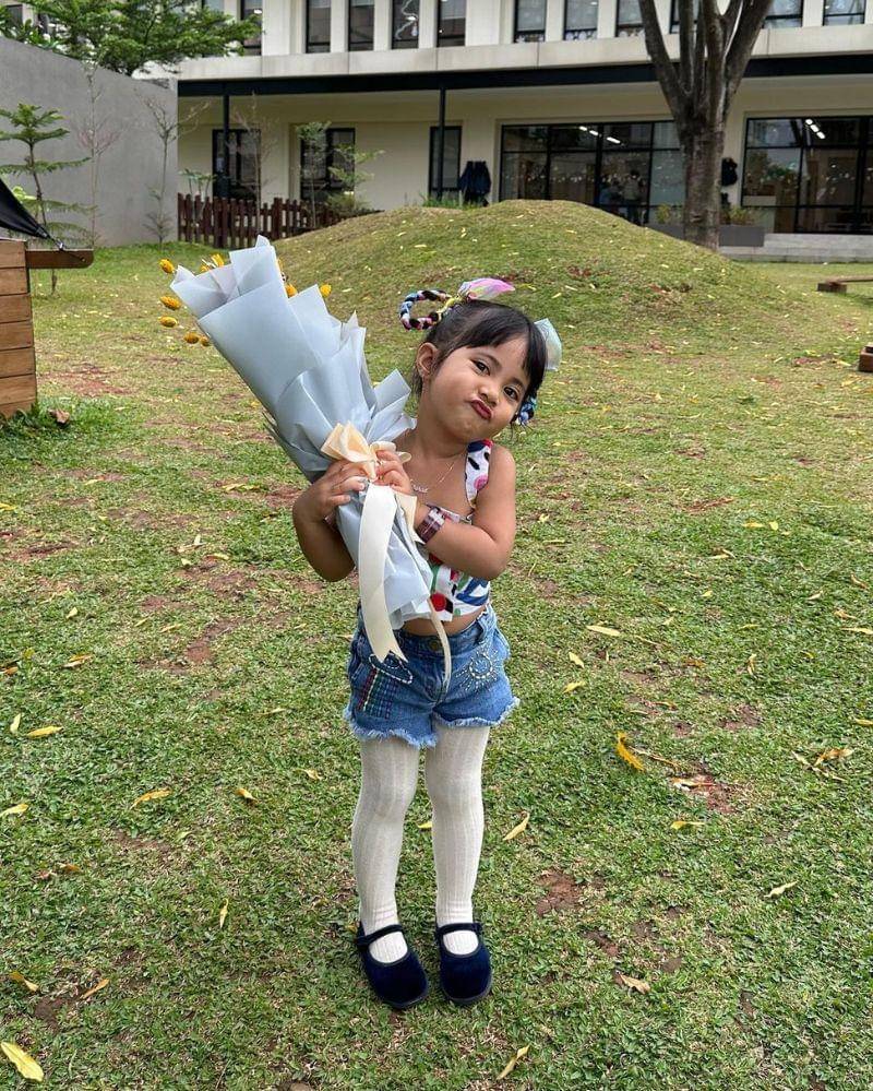 Instagram.com/rachelvennya