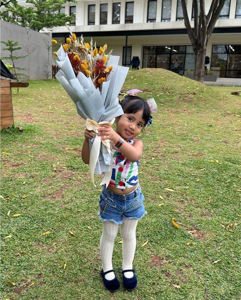 Instagram.com/rachelvennya