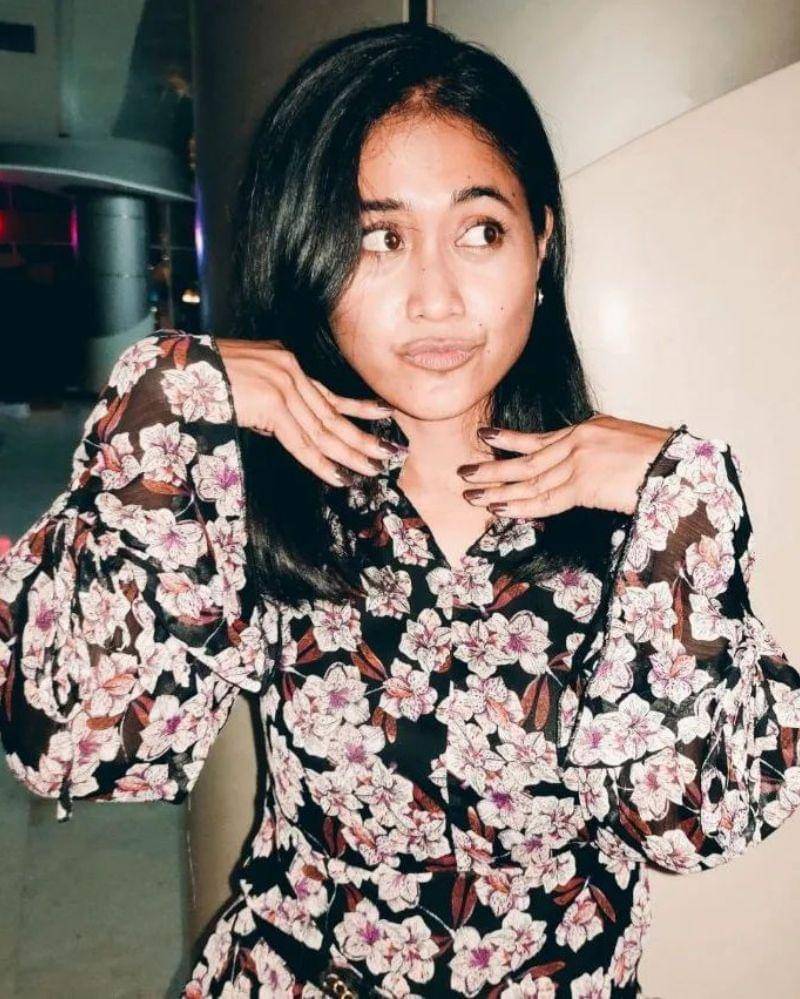 Instagram.com/_putriayudya