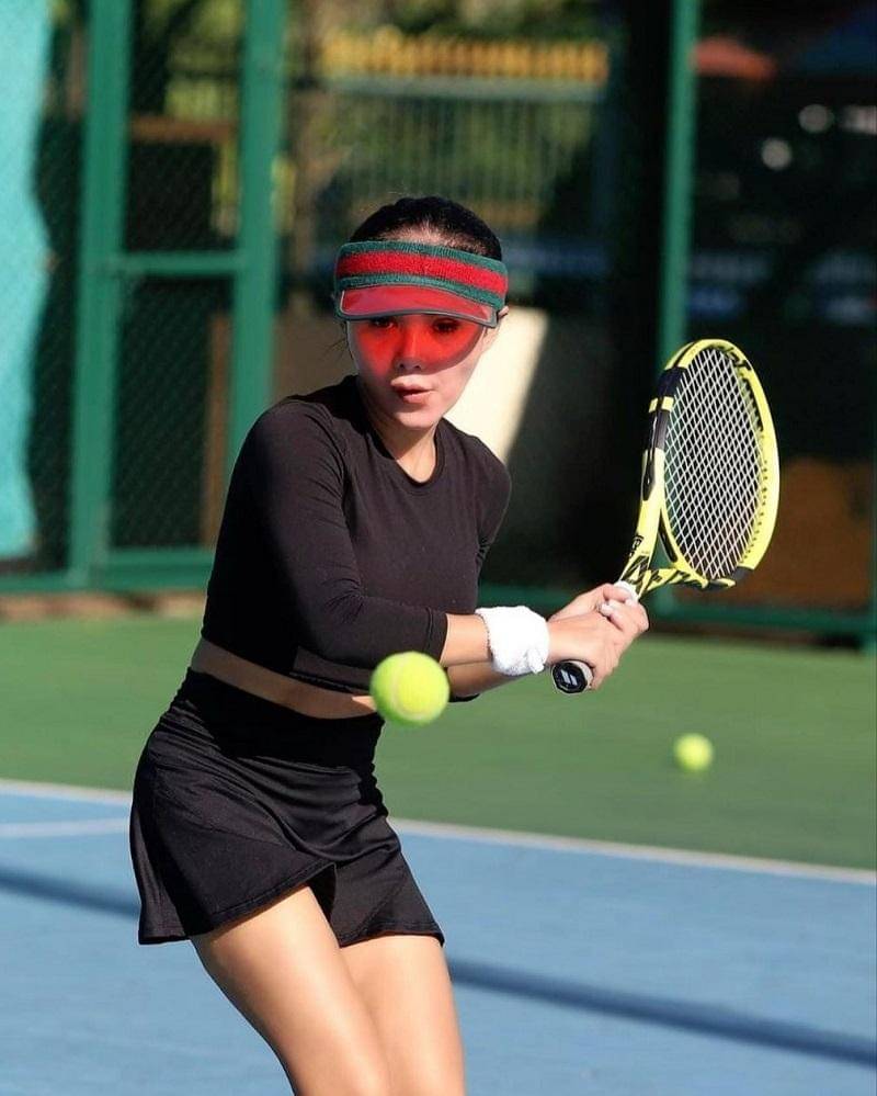 instagram.com/yunishara36