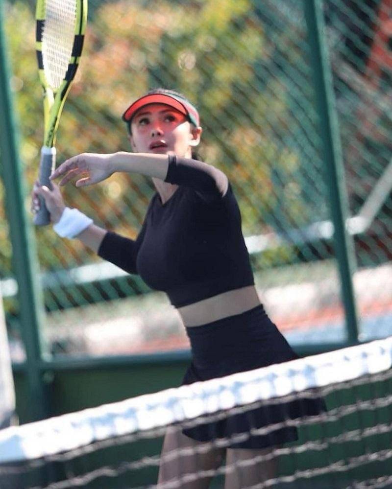 instagram.com/yunishara36