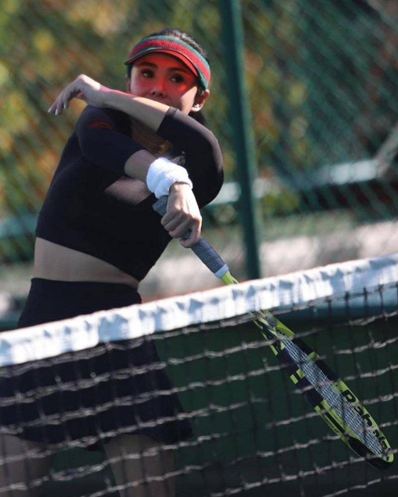 instagram.com/yunishara36