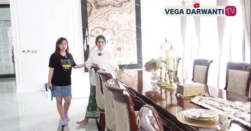 YouTube.com/Vega Darwanti TV