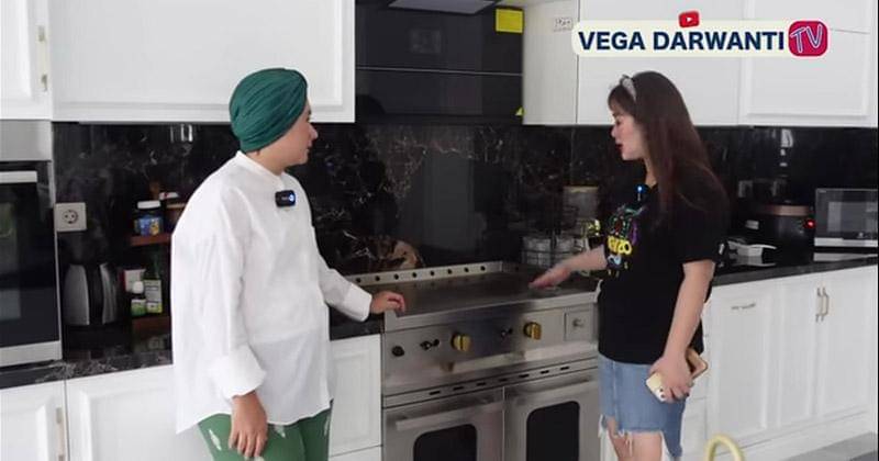 YouTube.com/Vega Darwanti TV