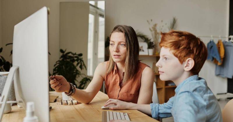 Pexels/Julia M Cameron