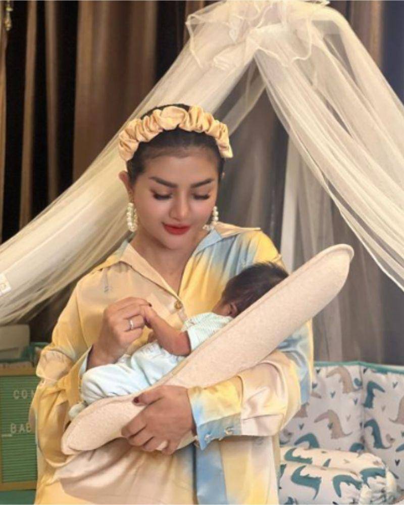 Instagram.com/ginaaayoubi