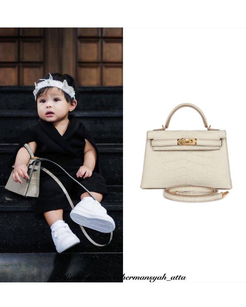 Instagram.com/@ameenaatta