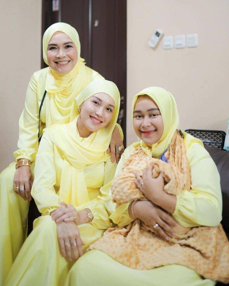 Instagram.com/@ayutingting92