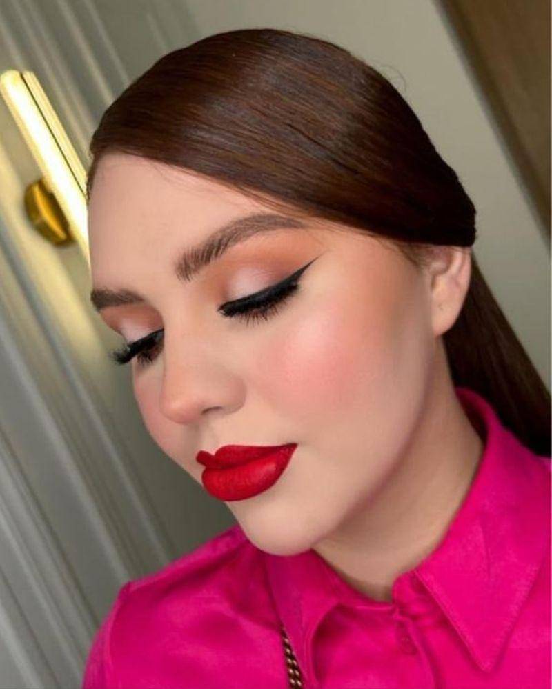 Instagram/lizettangulasstudio