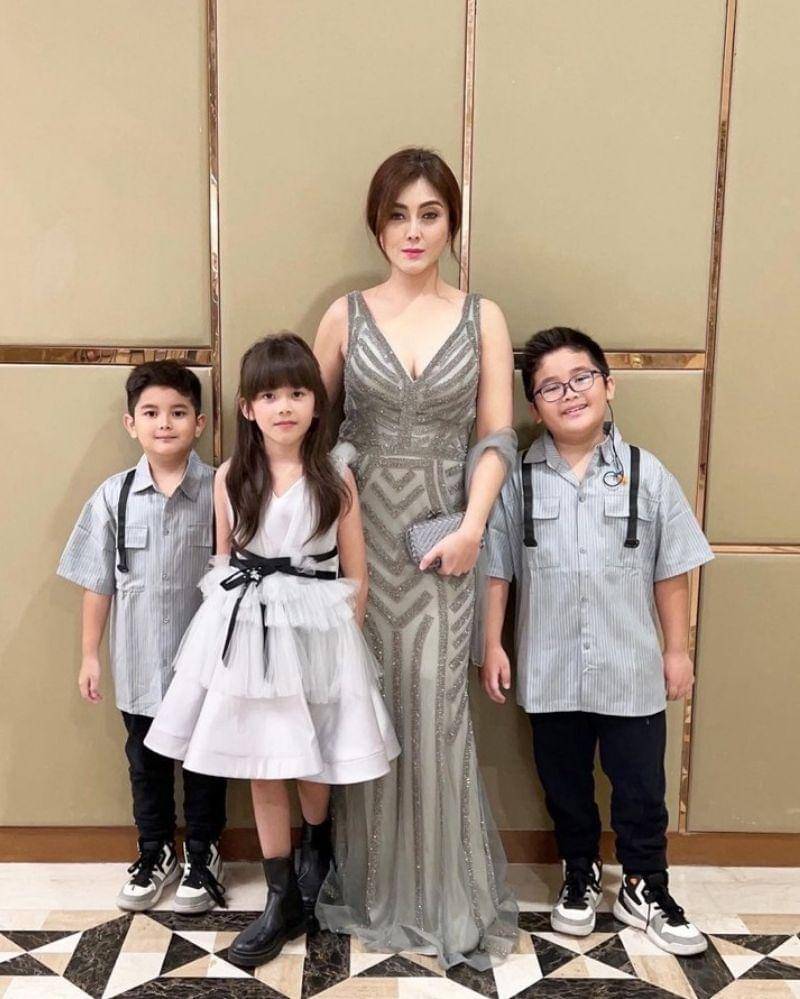 Instagram/Dhenaaldhaliadevanka