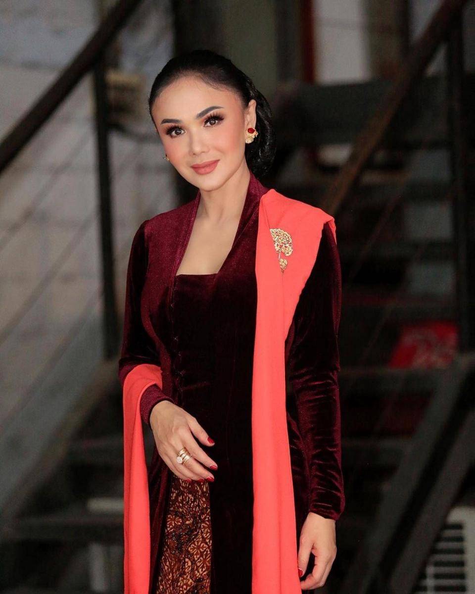 Instagram.com/yunishara36